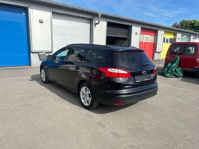 Gebraucht Ford Focus 125 PS (91 kW) 2013 Schwarz Kombi