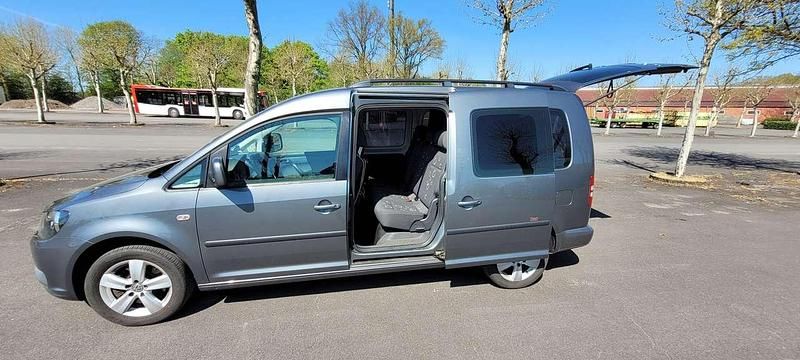 Second-hand VW Caddy 102 CP (75 kW) 2011 Gri Monovolum