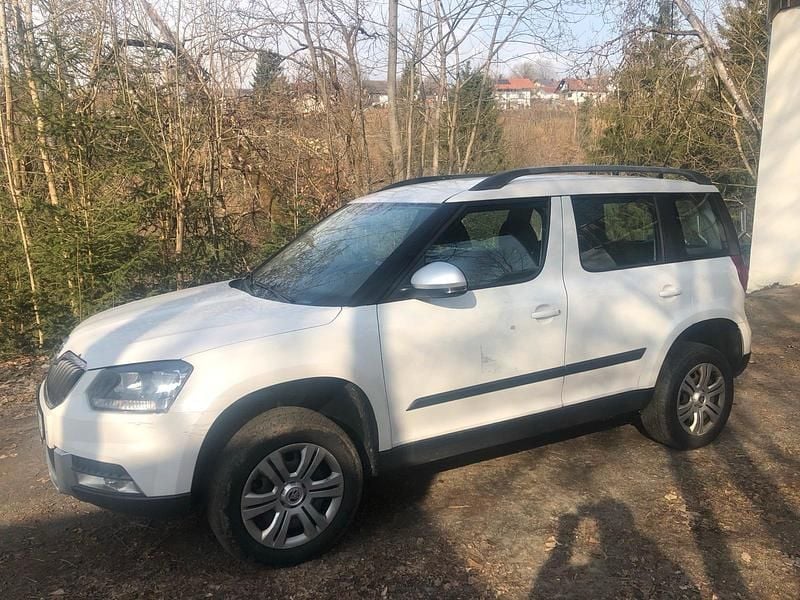 Gebraucht Skoda Yeti Active 110 PS (80 kW) 2015 Weiß SUV