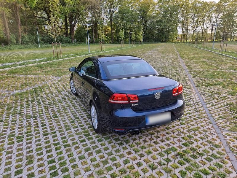 Używany VW Eos 211 KM (155 kW) 2011 Niebieski Kabriolet