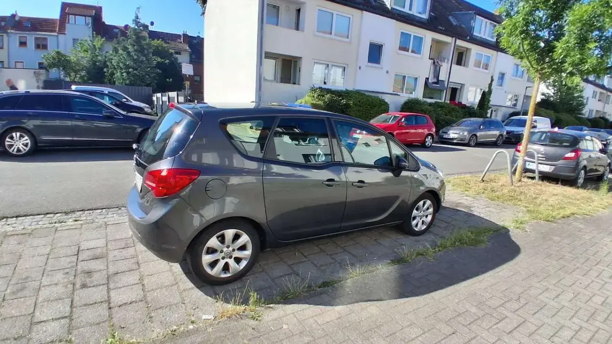 Gebraucht Opel Meriva Selection 101 PS (74 kW) 2011 Van / Kleinbus
