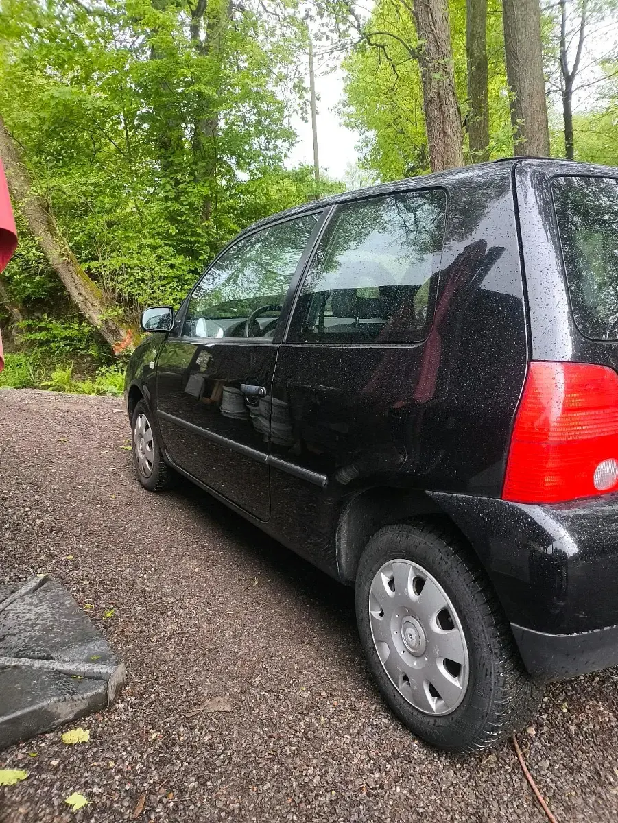 Używany VW Lupo 60 KM (44 kW) 2004 Czarny Hatchback