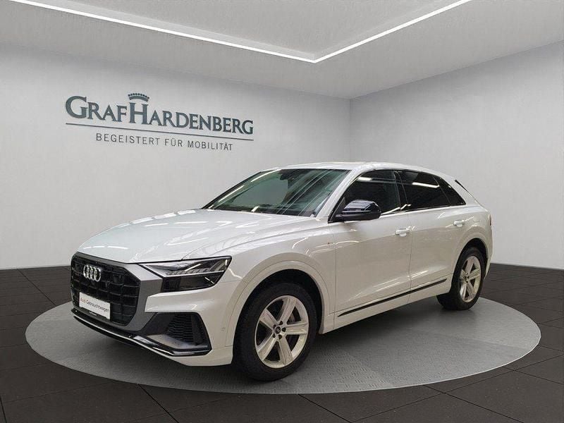 Gebraucht Audi Q8 Ambiente 381 PS (280 kW) 2022 Gletscherweiß metallic SUV