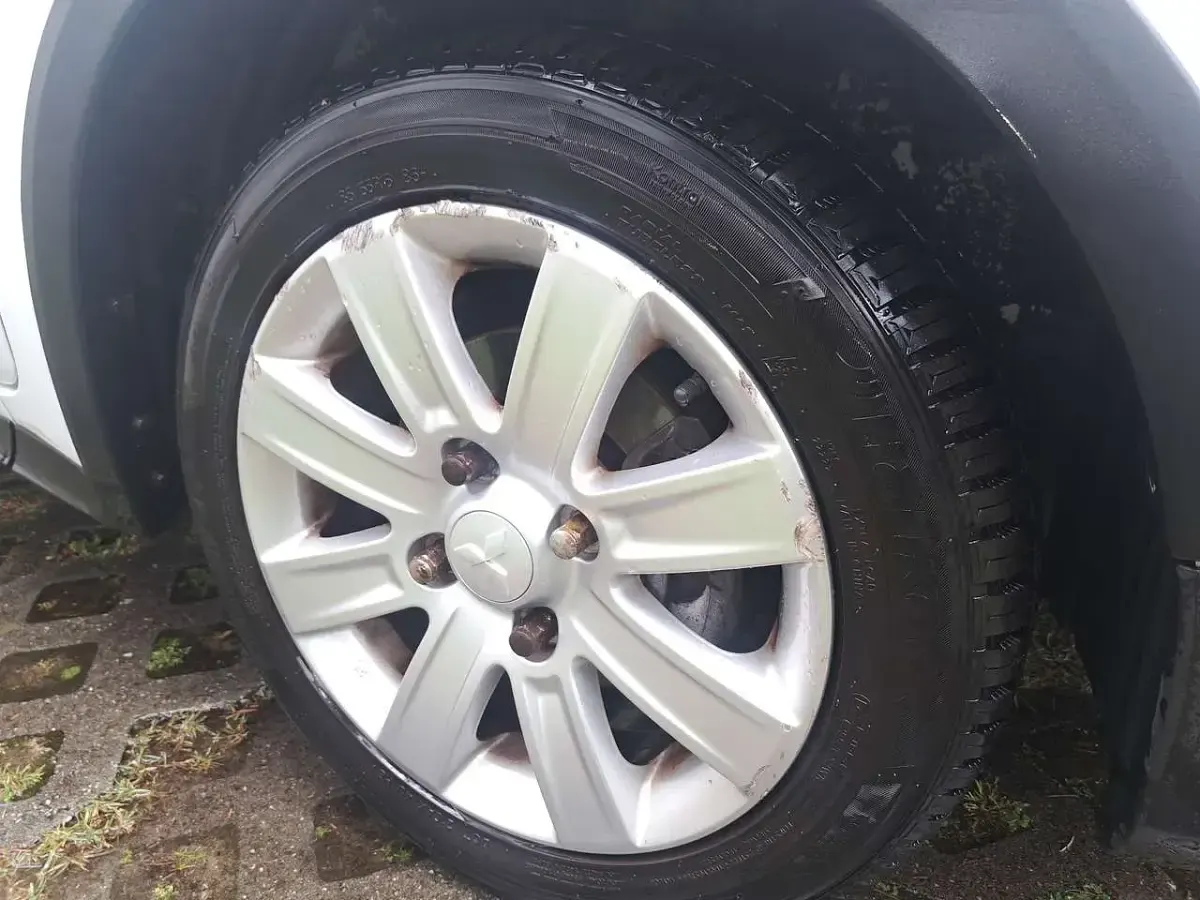 Gebraucht Mitsubishi Colt Edition 75 PS (55 kW) 2011 Weiß Kleinwagen