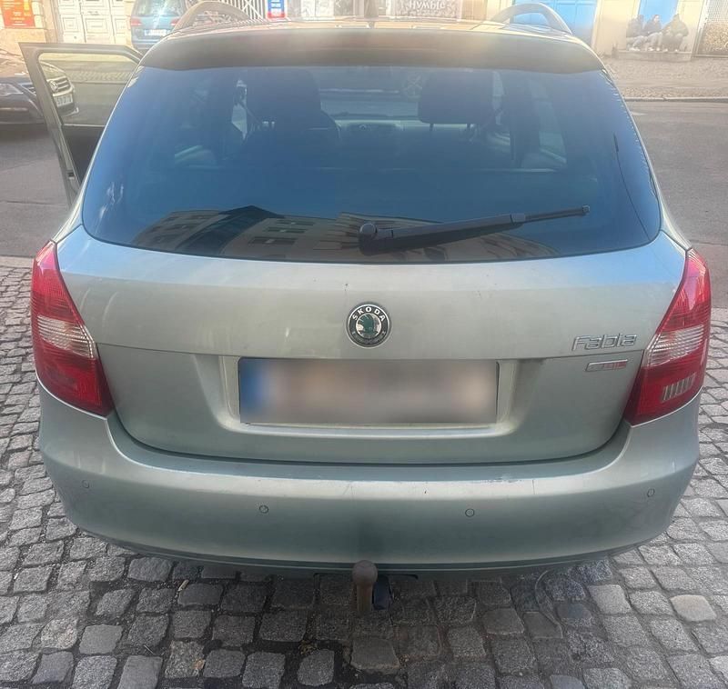 Gebraucht Skoda Fabia 105 PS (77 kW) 2011 Blau Kombi