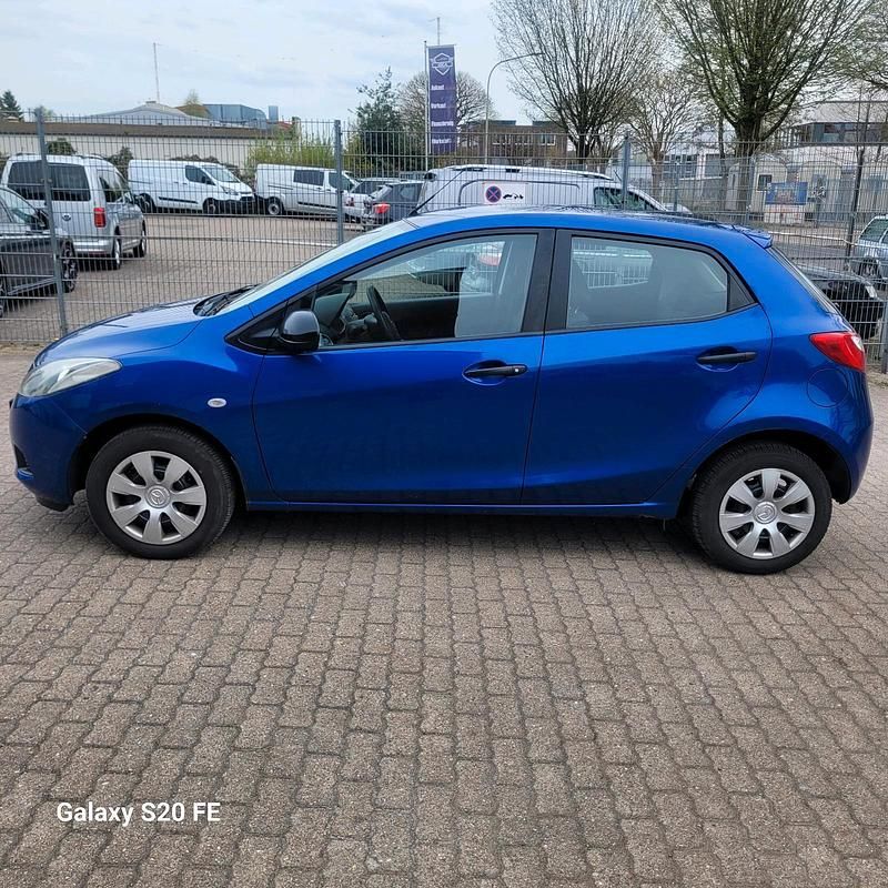 Usata Mazda 2 75 CV (55 kW) 2009 Blu Utilitaria