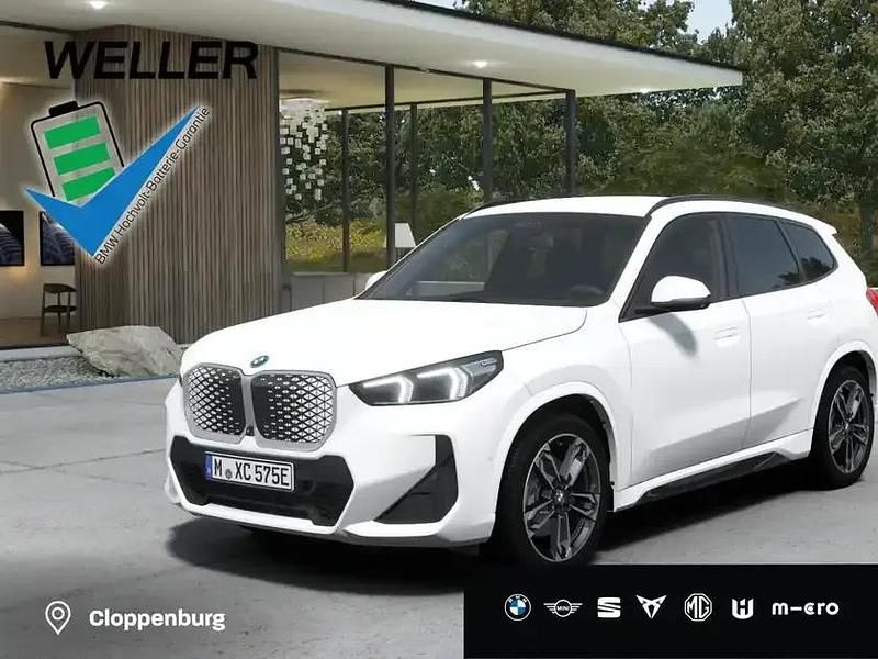 Alpinweiß uni (weiß) Neu 2025 BMW iX1 M Sport SUV | 59.990 € (Etwas zu teuer) - Bild 1/4
