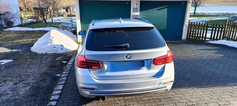 Gebraucht BMW 320 Sport Line 190 PS (139 kW) 2015 Silber Kombi