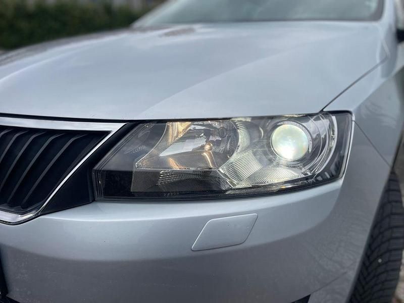 Gebraucht Skoda Rapid Elegance 105 PS (77 kW) 2013 Grau Limousine