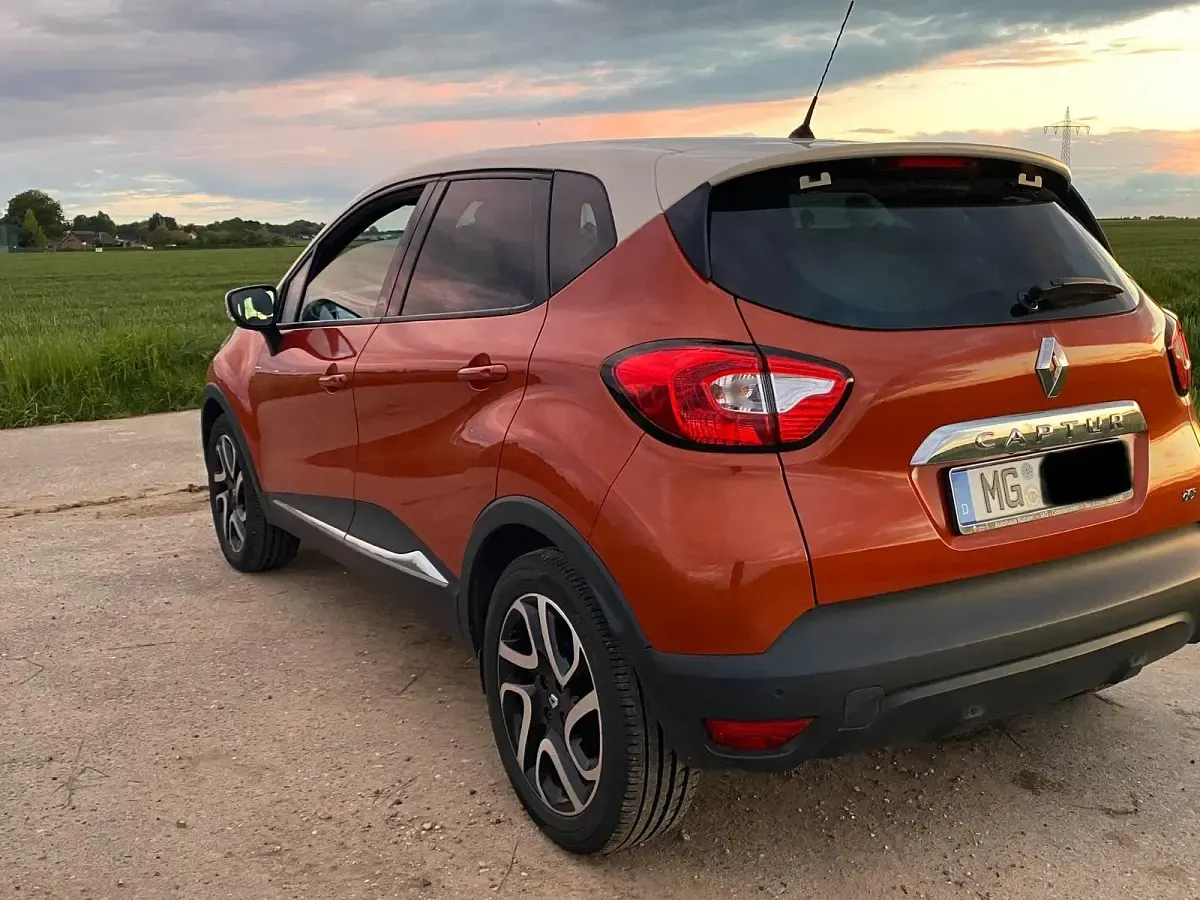 Gebraucht Renault Captur Luxe 90 PS (66 kW) 2015 Orange SUV