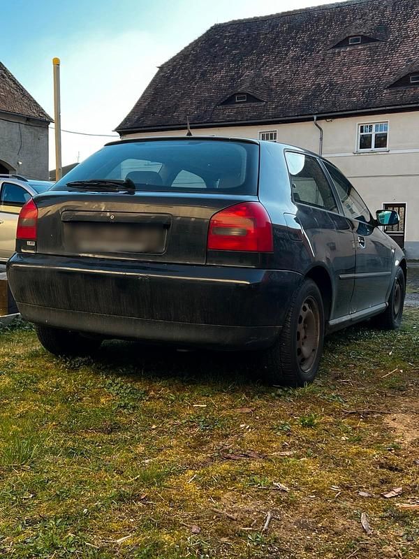 Używany Audi A3 131 KM (96 kW) 2002 Czarny Hatchback