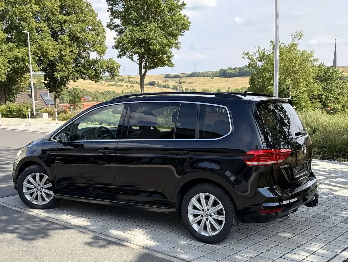 Gebraucht VW Touran Highline 190 PS (139 kW) 2018 Schwarz Van / Kleinbus