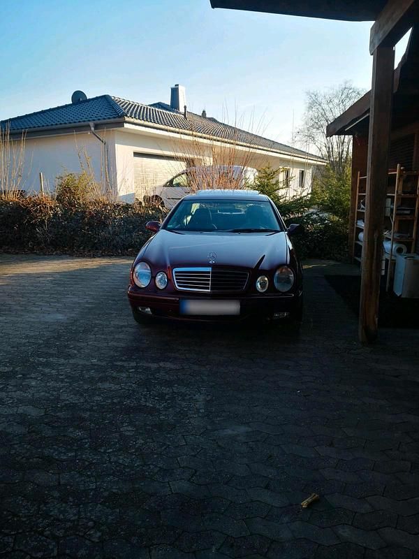 Gebraucht Mercedes CLK320 218 PS (160 kW) 1999 Rot Coupé