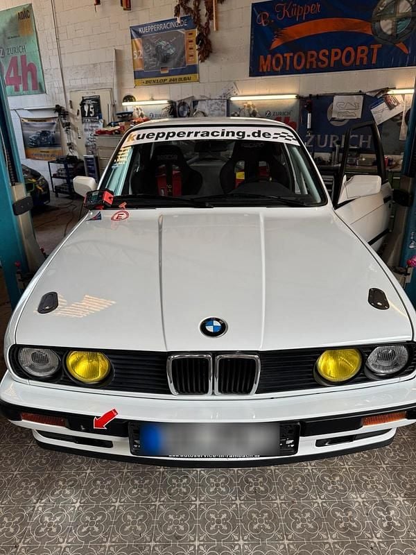 Gebraucht BMW 325 190 PS (139 kW) 1988 Weiß Limousine