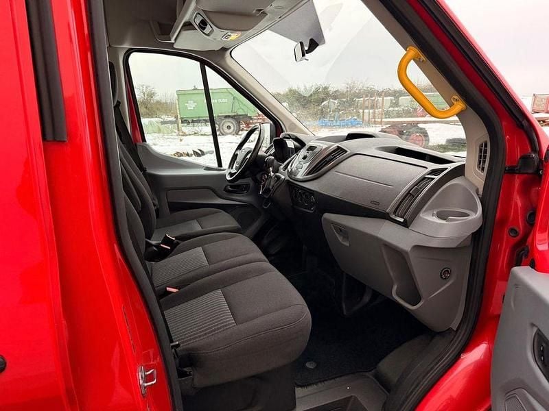 Gebraucht Ford Transit Trend 105 PS (77 kW) 2017 Rot Kombi