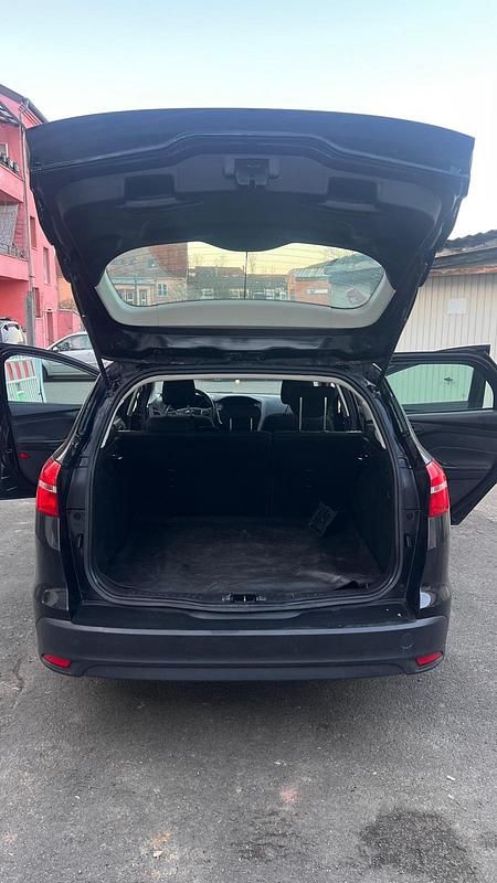 Usata Ford Focus 74 CV (54 kW) 2015 Nero Station wagon