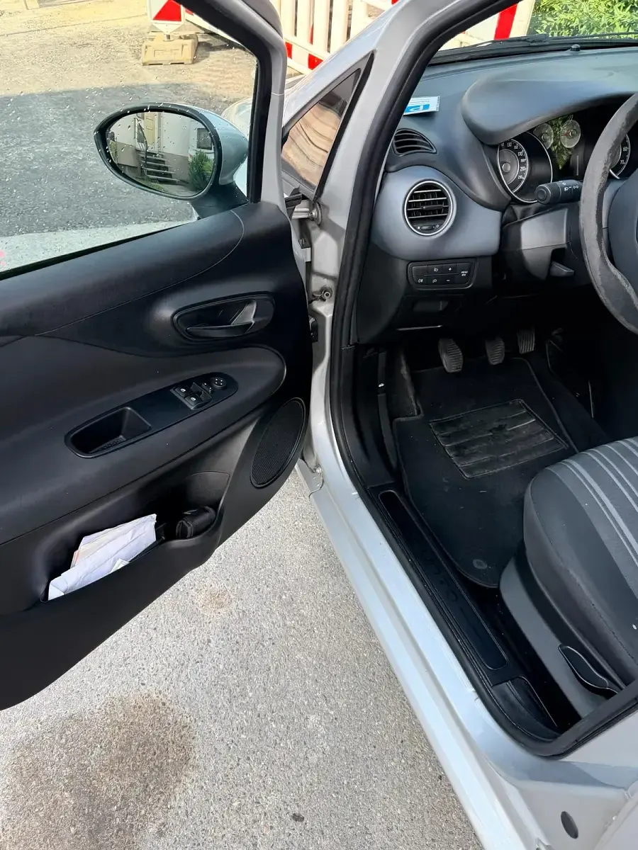 Gebraucht Fiat Grande Punto 69 PS (50 kW) 2011 Silber Kleinwagen