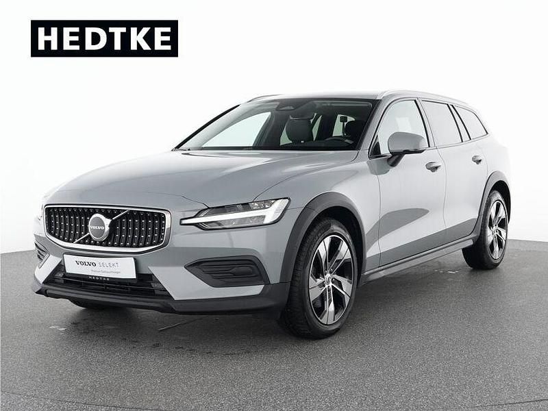 Grau Gebraucht 2023 Volvo V60 CC Plus Kombi | 36.550 € (Guter Preis) - Bild 1/4