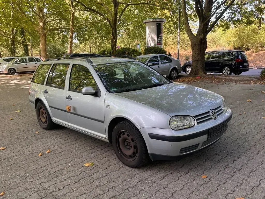 Gebraucht VW Golf IV Pacific 110 PS (80 kW) 2002 Silber Kombi