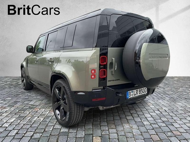 Gebraucht Land Rover Defender HSE Dynamic 300 PS (220 kW) 2025 Pangea green SUV