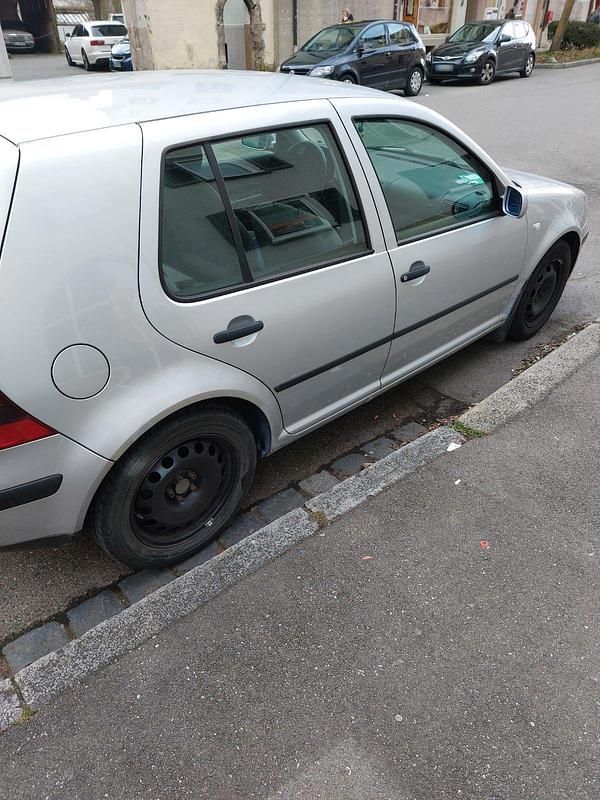 Gebraucht VW Golf IV 105 PS (77 kW) 2001 Silber Limousine