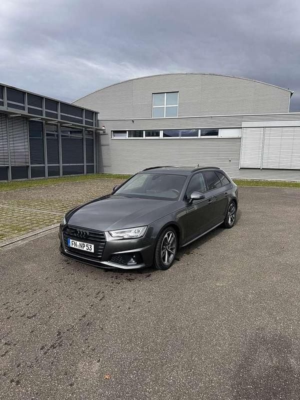 Grau Gebraucht 2019 Audi A4 Sport Kombi | 28.500 € (Teuer) - Bild 1/4