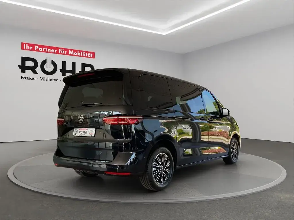 Gebraucht VW Multivan Basis 204 PS (150 kW) 2025 Schwarz Van / Kleinbus