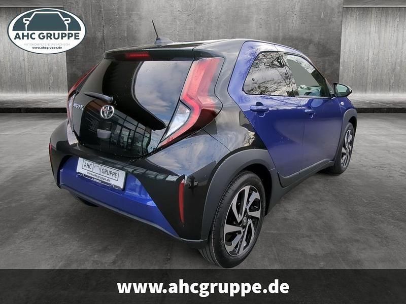 Neu Toyota Aygo X Comfort 72 PS (52 kW) 2025 Blau SUV