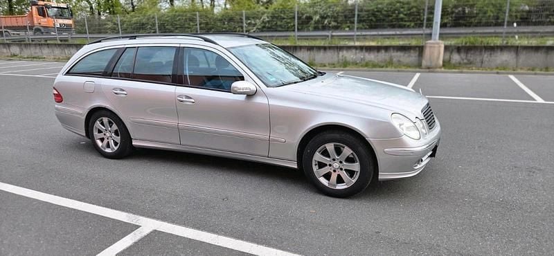 Usata Mercedes E320 224 CV (164 kW) 2005 Grigio Station wagon