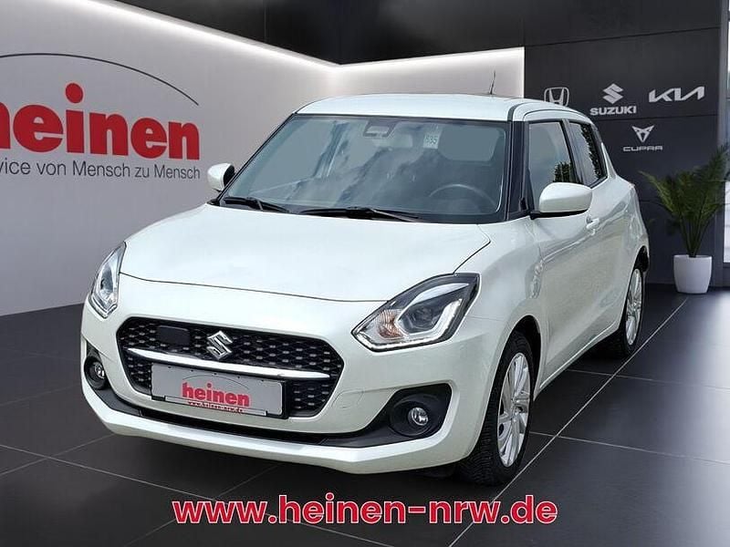 Weiss Gebraucht 2023 Suzuki Swift | 14.909 € (Superpreis) - Bild 1/4