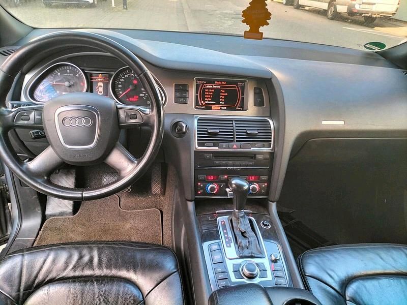 Second-hand Audi Q7 239 CP (175 kW) 2006 Gri SUV