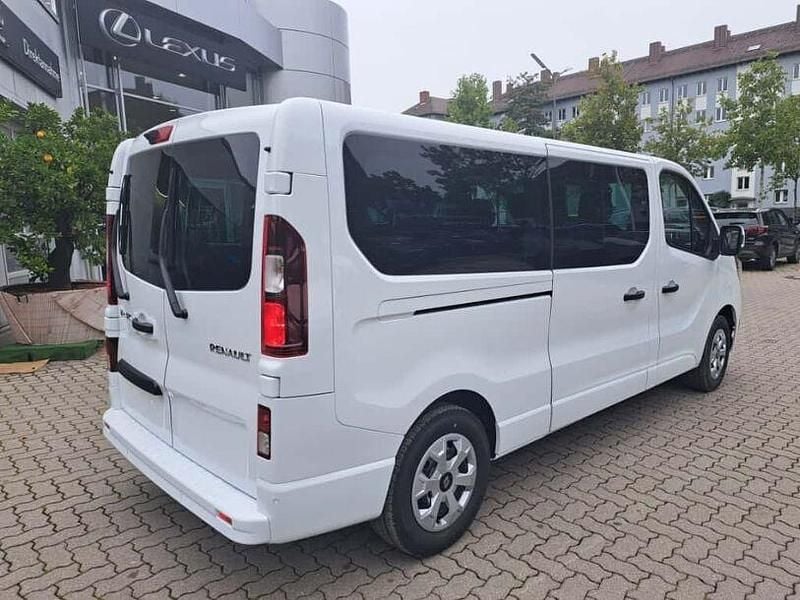Neu Renault Trafic Life 150 PS (110 kW) 2025 Gletscherweiss Van / Kleinbus