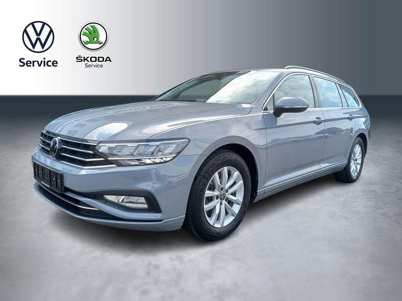 Grau Gebraucht 2023 VW Passat Business Kombi | 26.970 € (Guter Preis) - Bild 1/4
