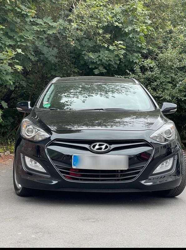 Schwarz Gebraucht 2012 Hyundai i30 Kombi | 5.600 € (Guter Preis) - Bild 1/3