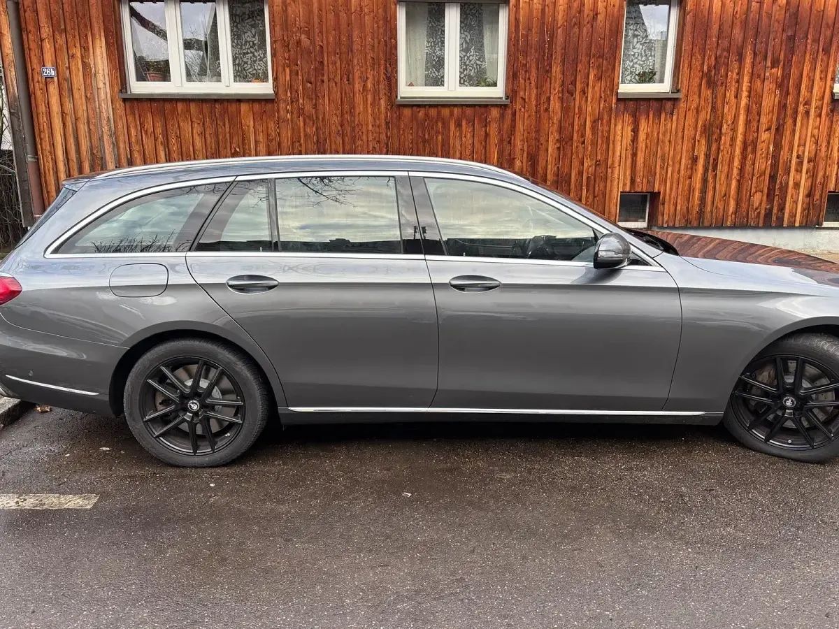Gebraucht Mercedes E400 333 PS (244 kW) 2017 Grau Kombi