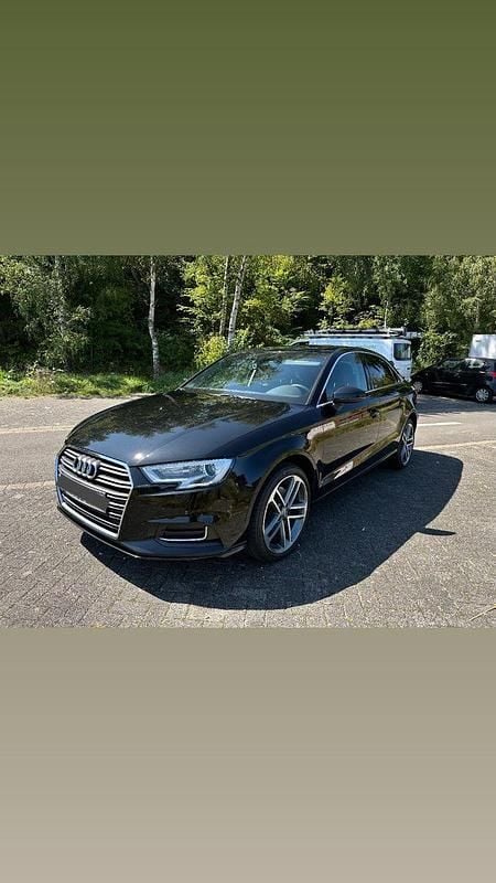 Schwarz Gebraucht 2020 Audi A3 Ambiente Limousine | 19.000 € (Superpreis) - Bild 1/4
