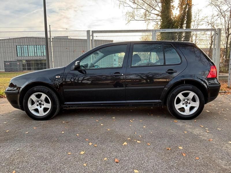 Gebraucht VW Golf IV 75 PS (55 kW) 2001 Schwarz Kleinwagen
