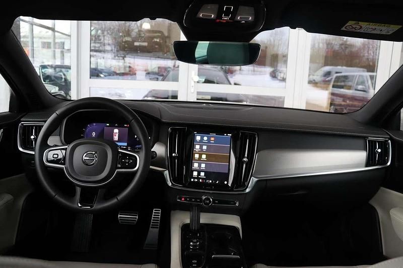 Gebraucht Volvo V90 R-Design 392 PS (288 kW) 2021 Onyx black / metallic Kombi