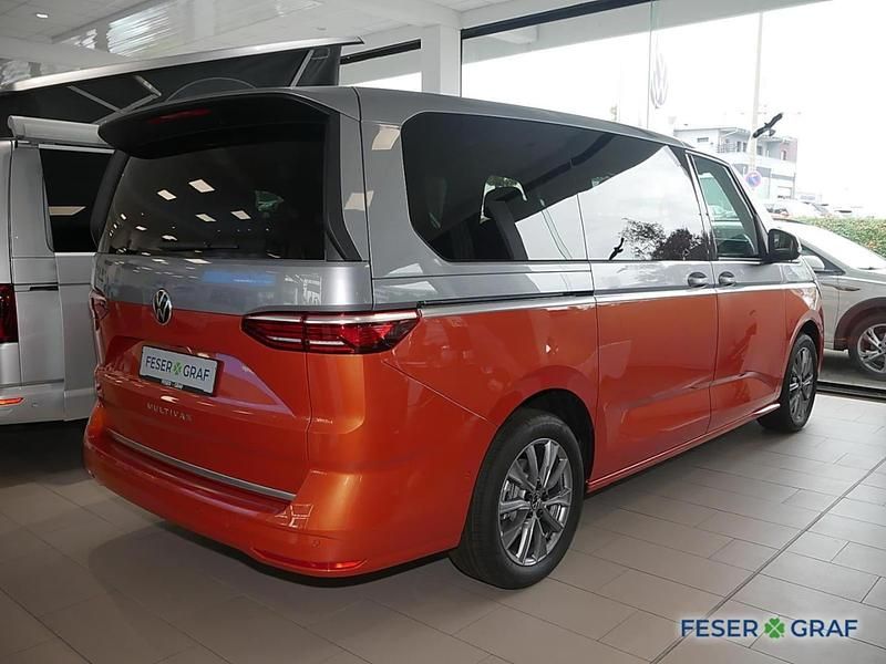 Begagnad VW Multivan Style 204 HK (150 kW) 2023 Minibuss