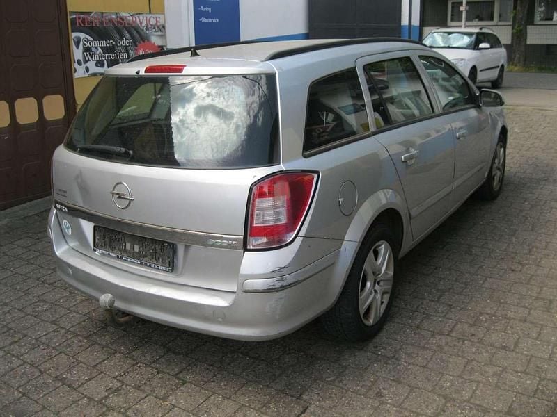 Gebraucht Opel Astra 90 PS (66 kW) 2008 Silber Kombi