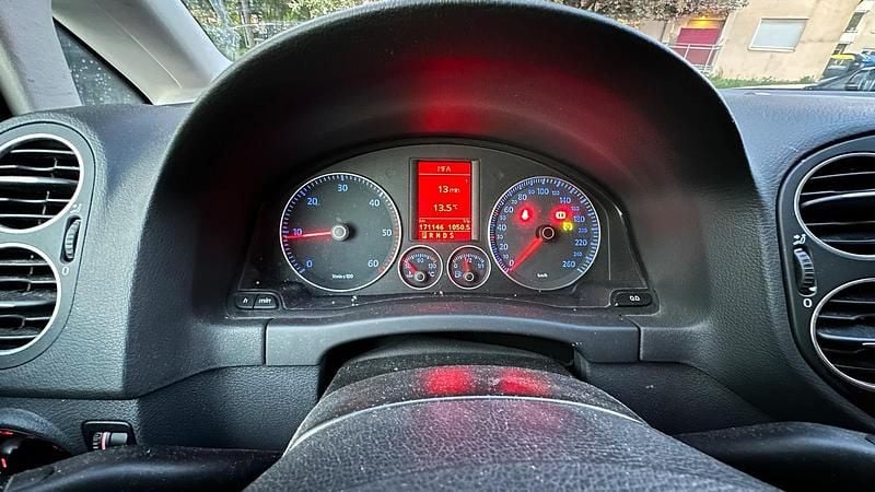 Second-hand VW Golf V 140 CP (102 kW) 2007 Alb Hatchback