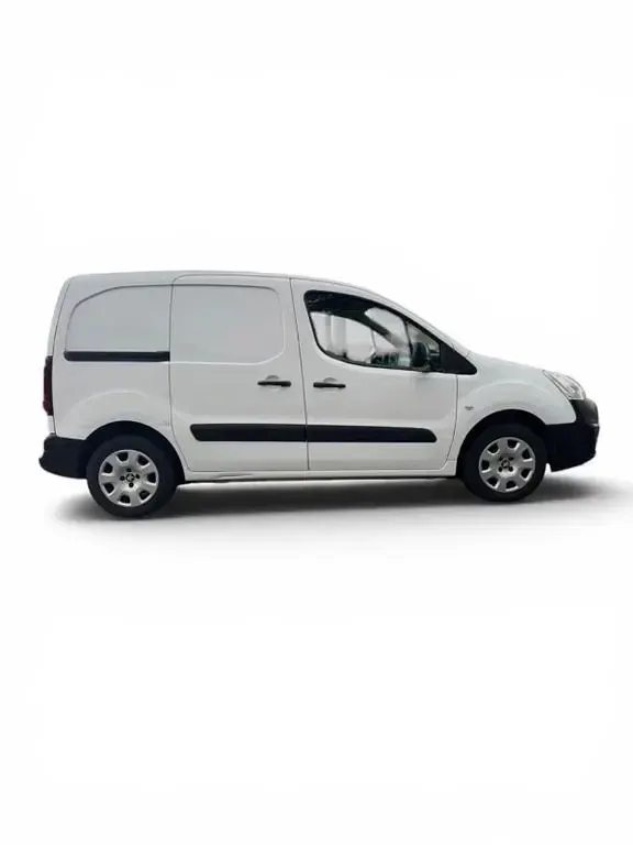 Gebraucht Peugeot Partner Comfort 75 PS (55 kW) 2015 Weiß Van / Kleinbus