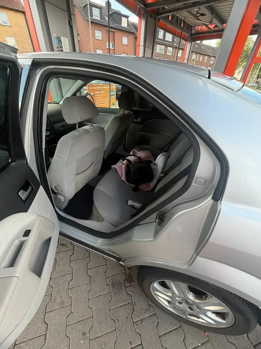 Gebraucht Ford Mondeo 145 PS (106 kW) 2002 Silber Limousine