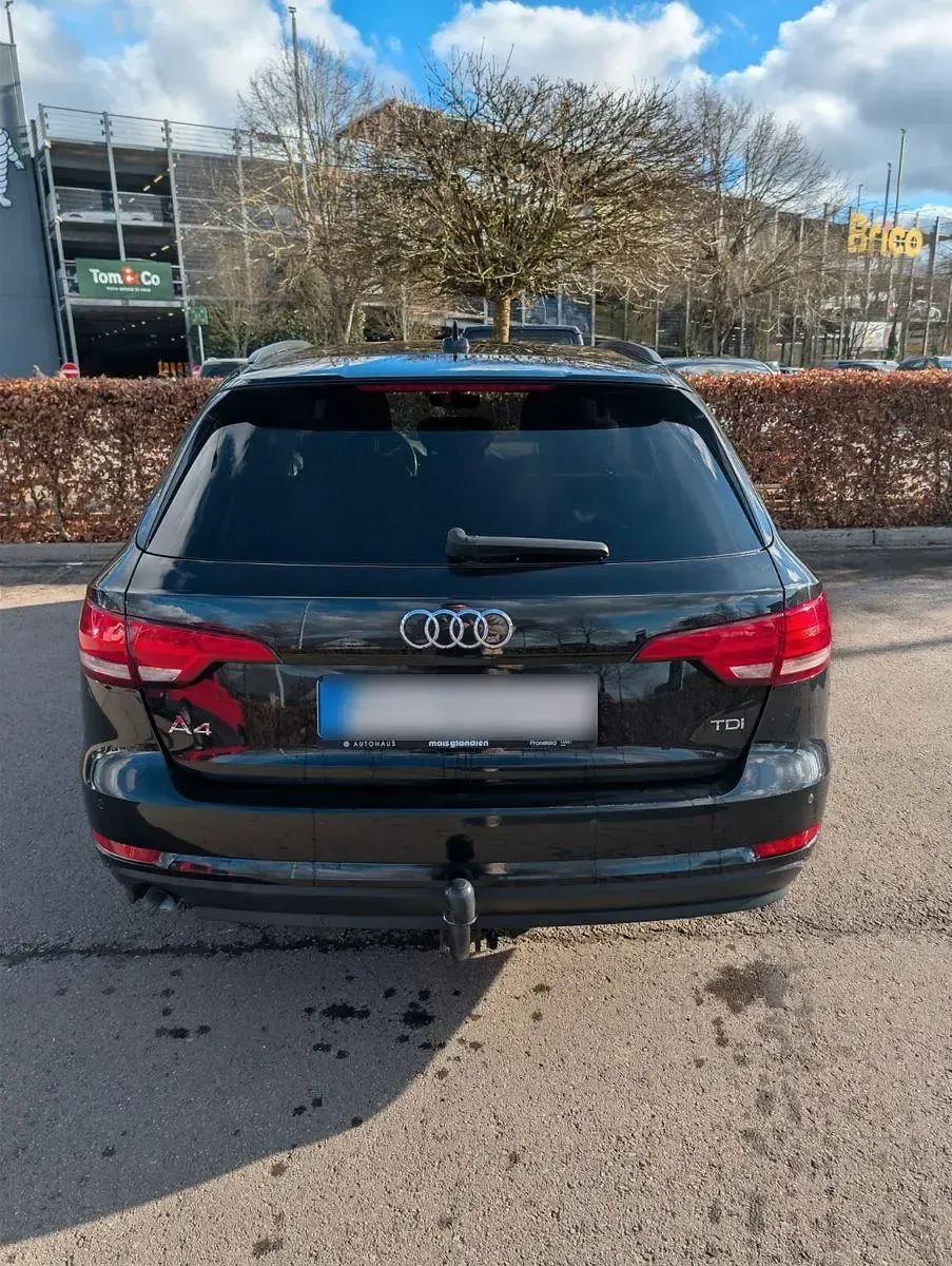 Second-hand Audi A4 Ambiente 150 CP (110 kW) 2017 Negru Break