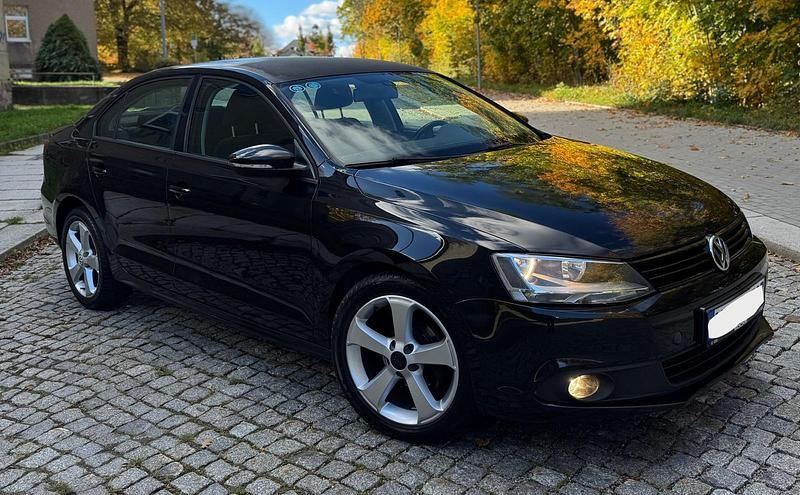 Schwarz Gebraucht 2012 VW Jetta Highline Limousine | 4.000 € (Guter Preis) - Bild 1/4