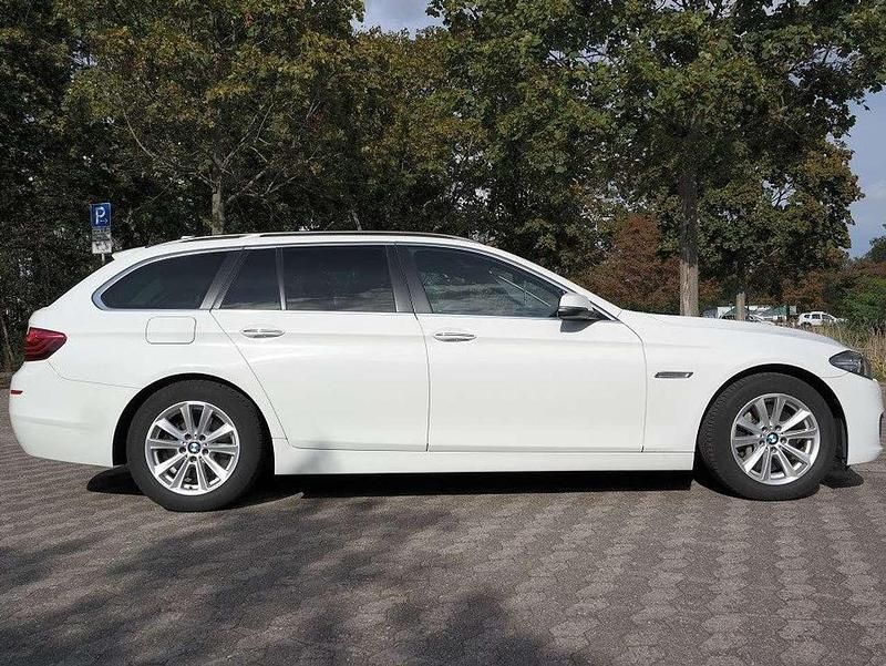 Grün Gebraucht 2013 BMW 525 Luxury Line Kombi | 12.500 € (Fairer Preis) - Bild 1/4
