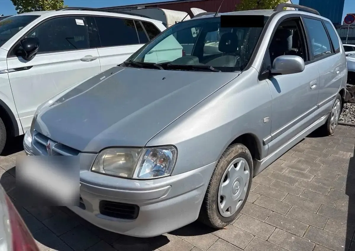 Gebraucht Mitsubishi Space Star 82 PS (60 kW) 2002 Silber Van / Kleinbus