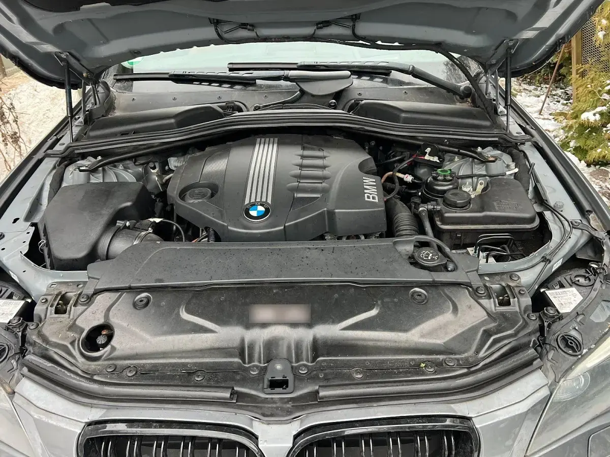 Gebraucht BMW 520 177 PS (130 kW) 2010 Silber Limousine