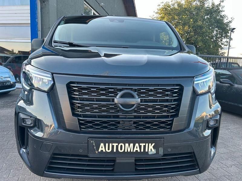 Grau Gebraucht 2022 Nissan NV300 Tekna Van | 37.999 € (Teuer) - Bild 1/4