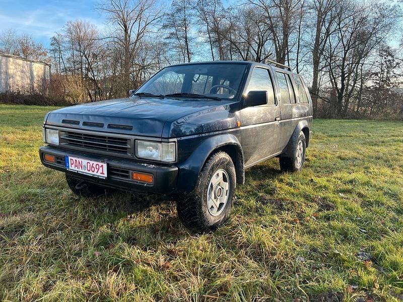Blau Gebraucht 1994 Nissan Terrano SUV | 3.200 € - Bild 1/4